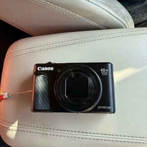 Canon SX740 HS Digital Camera Black